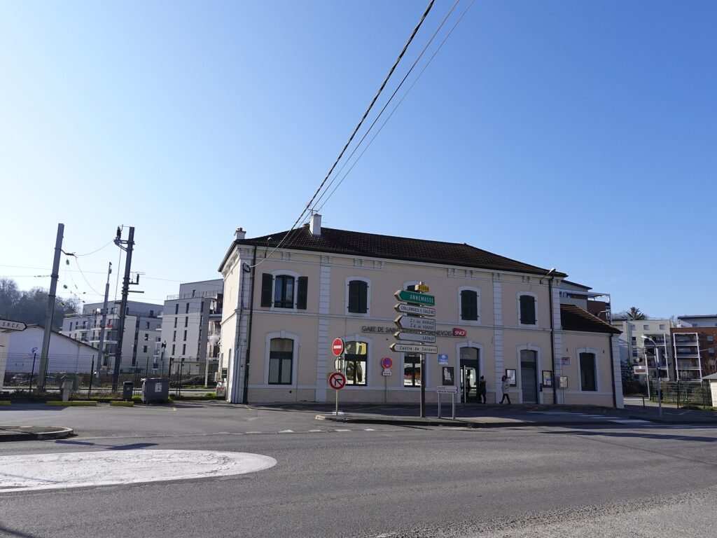 Gare SNCF de Saint-Julien-en-Genevois, terminus prévu du tram 15